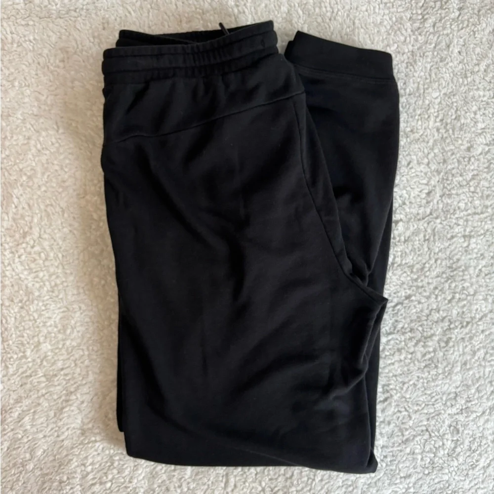 Banana Republic Jogger Pants - Picture 2 of 10